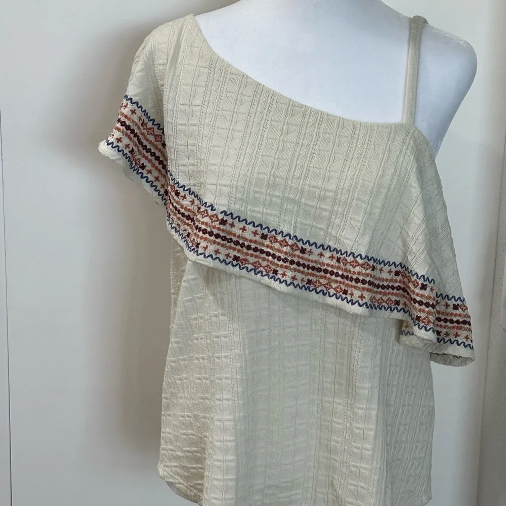 Lucky brand cream one shoulder boho embroidered shirt - Picture 3 of 6